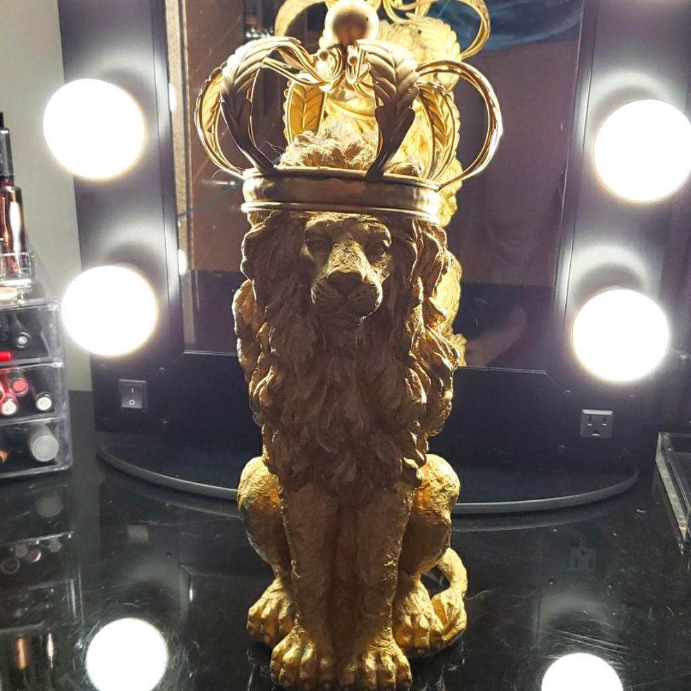 GOLD LION STATUE